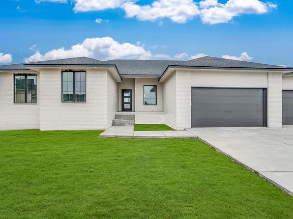 3124 N Pine Grove Cir, Wichita, KS 67205