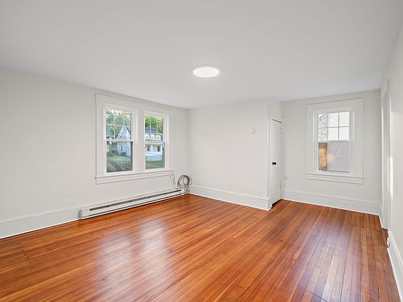 4th image of 518 Riverland Rd SE