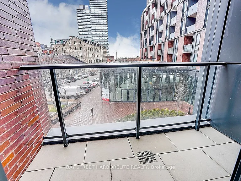35 Parliament St #227 — Photo 25