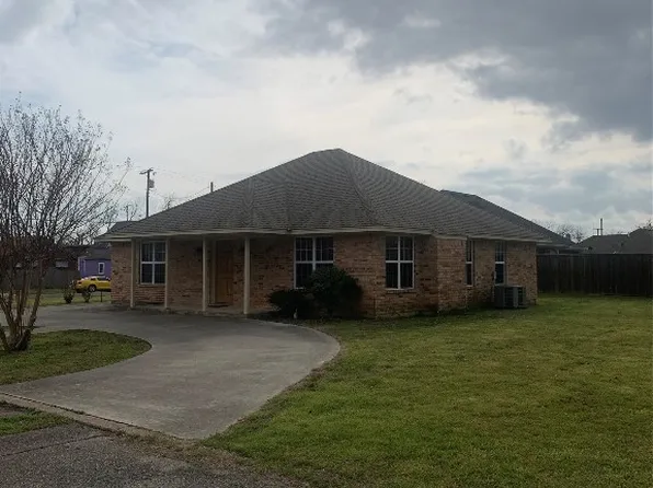 701 11th St, Honey Grove, TX 75446