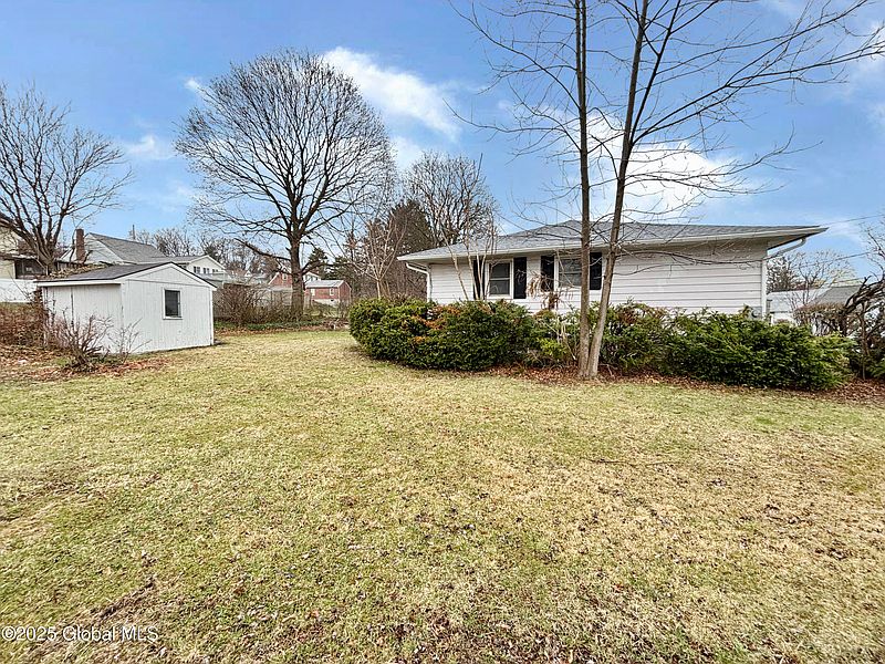 3rd image of 3 Schuyler Avenue