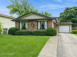 1516 E Lowden Ave, Wheaton, IL 60189