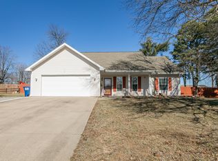 605 Canterbury Dr, Fulton, MO 65251