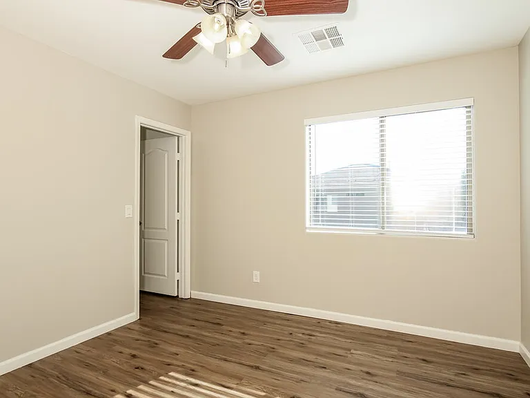 12121 W Avenida Del Rey — Photo 14