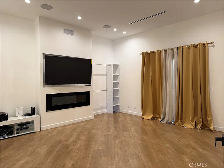 41527 Myrtle St — Photo 9