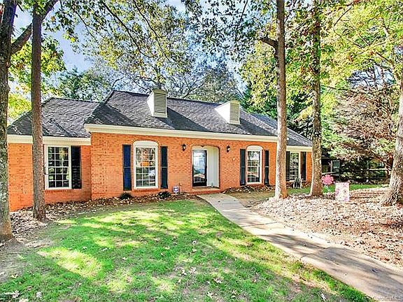 2nd image of 8322 Lacewood Pl