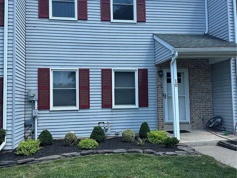 10 Fort Lee Ct — Photo 1