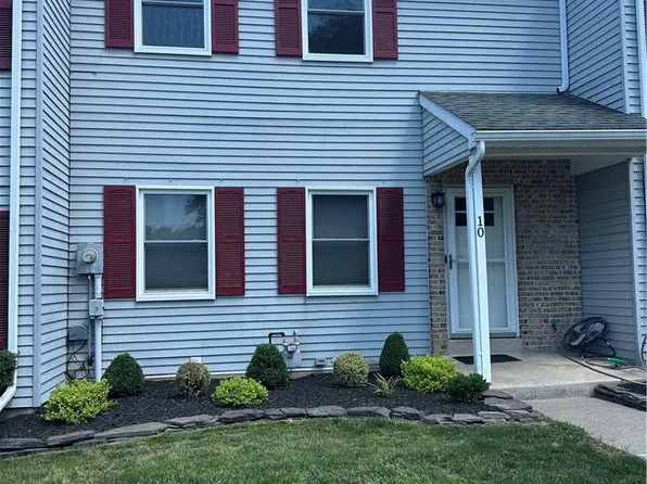10 Fort Lee Ct, Easton, PA 18040