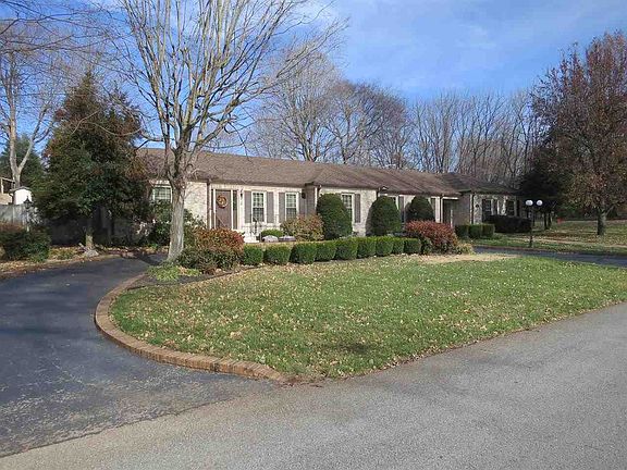 2nd image of 1108 Meadowwood Ln
