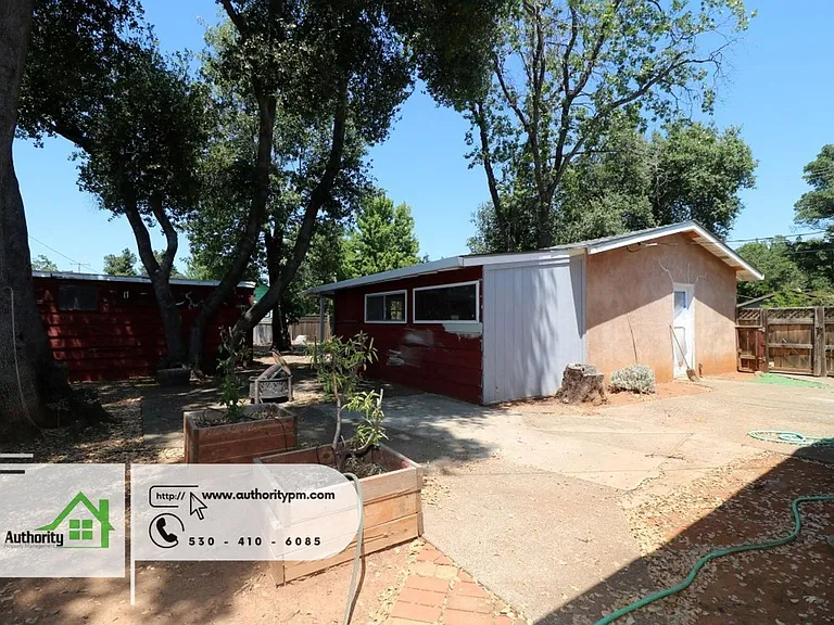 1848 Shady Ln — Photo 27