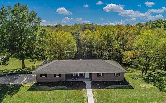 2nd image of 6440 Meadowlake Dr