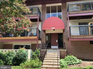 208 Park Terrace Ct SE APT 49, Vienna, VA 22180