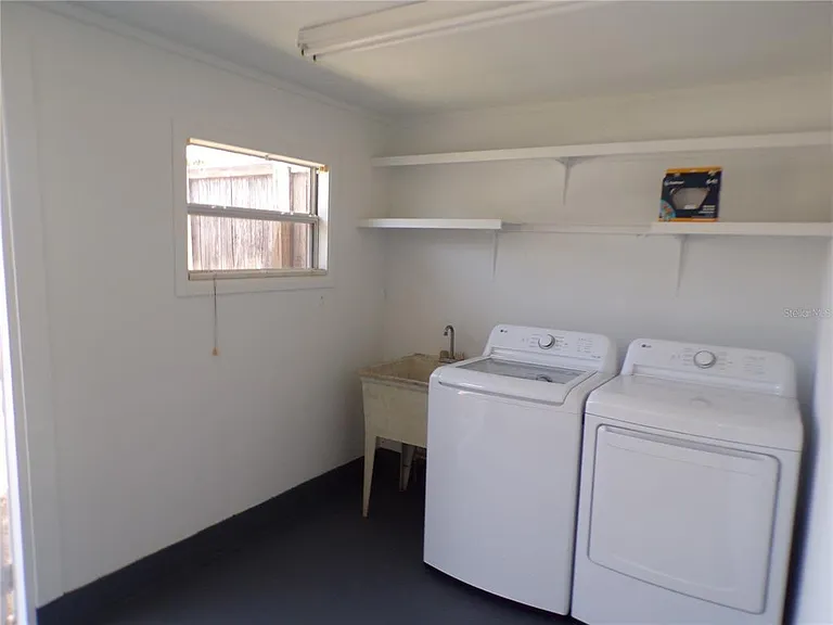 421 Orchid Dr — Photo 30