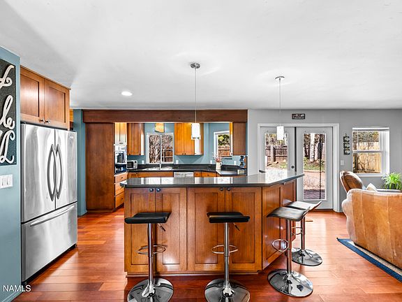 3rd image of 3612 W Mountain Dr