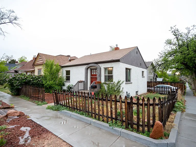922 E High St — Photo 4