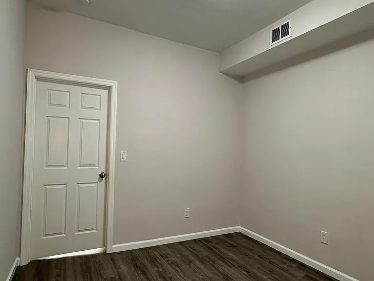 38 Clendenny Ave #1R — Photo 12