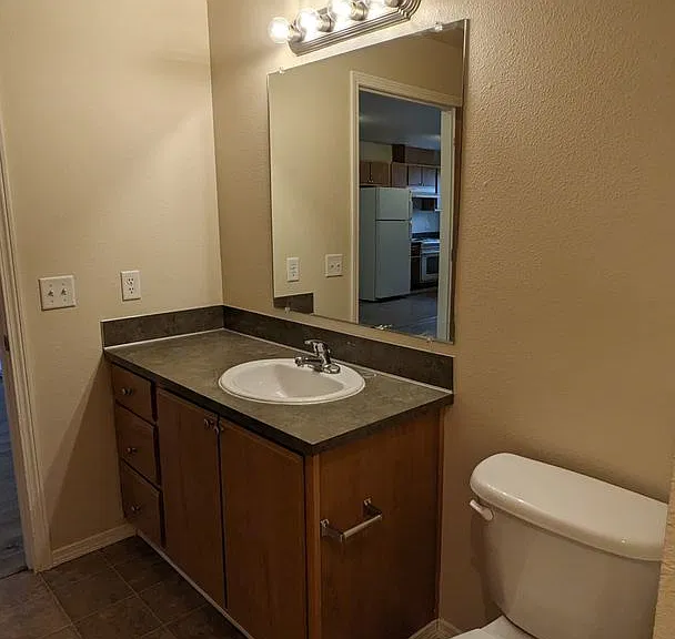 Wellesley Park Apartments — Photo 15