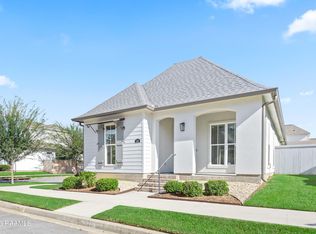 401 Manor House Ln, Lafayette, LA 70507