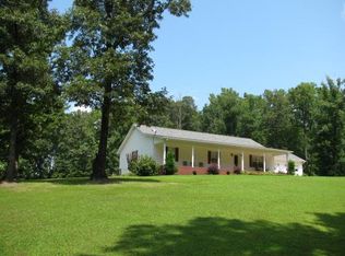 215 Lodge Ln, Savannah, TN 38372