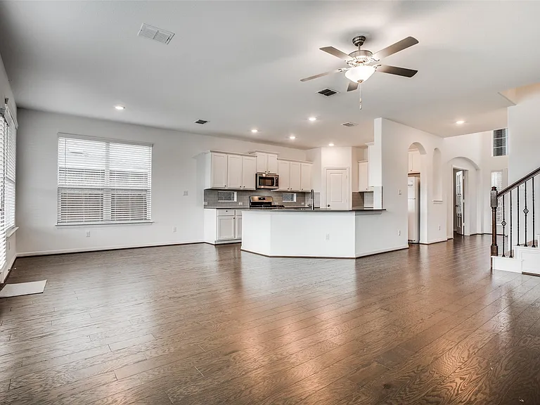 12213 Coronilla Bnd — Photo 4