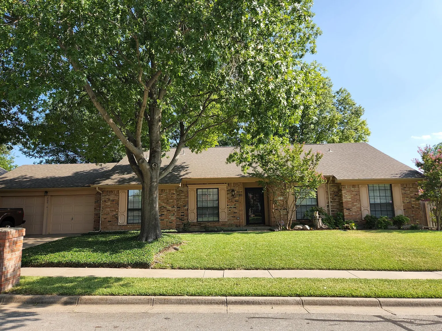 4 bed, 2247 sqft, $2,995 — Photo 2