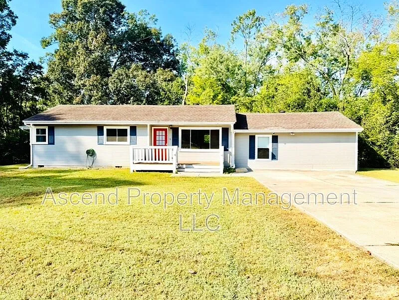4 bed, 2.0 bath, 1740 sqft, $1,995 — Photo 1