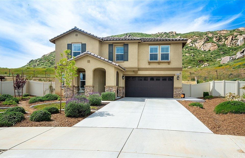 1st image of 3652 Old Oak Cir