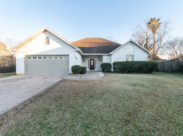 7955 Riviera Ct, Beaumont, TX 77707