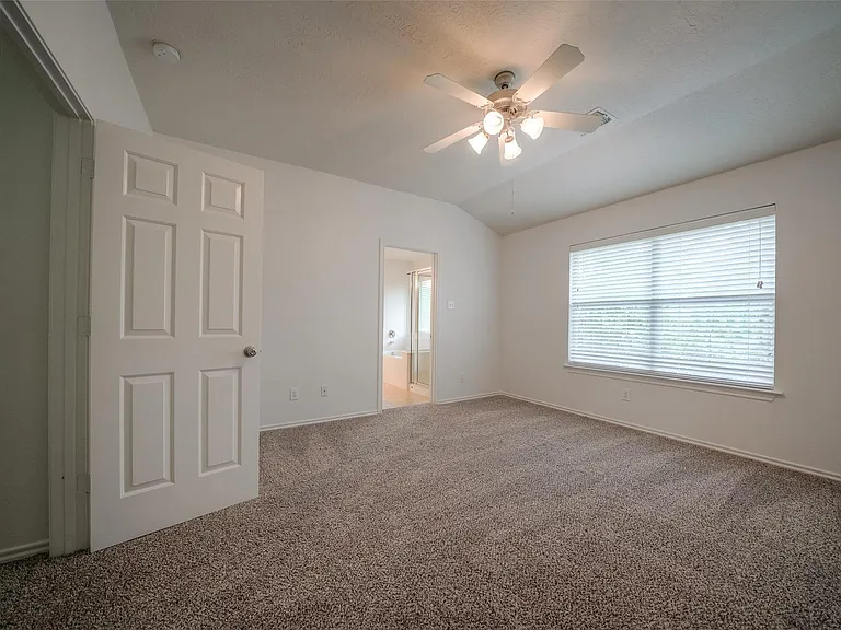 146 Silver Penny Dr — Photo 32
