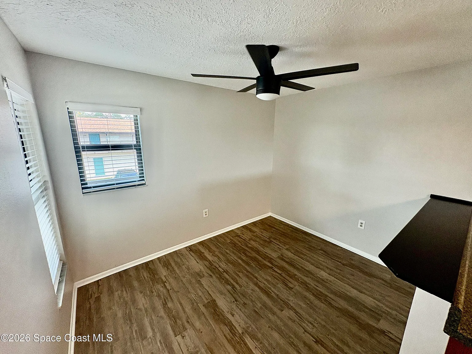 2 bed, 2.0 bath, 977 sqft, $1,700 — Photo 3