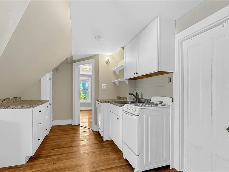 28 Evergreen St #3 — Photo 1