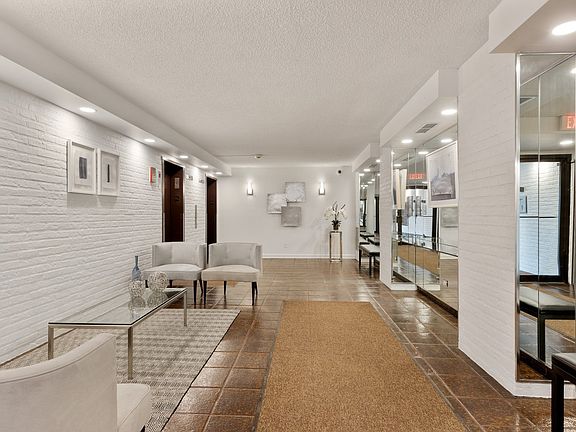 Welcoming Guest Foyer