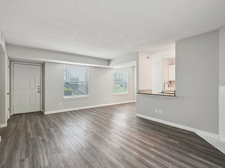 Fieldcrest Apartments — Photo 37