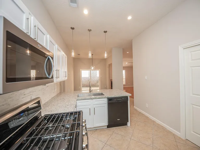 121 Coffee Ln — Photo 12