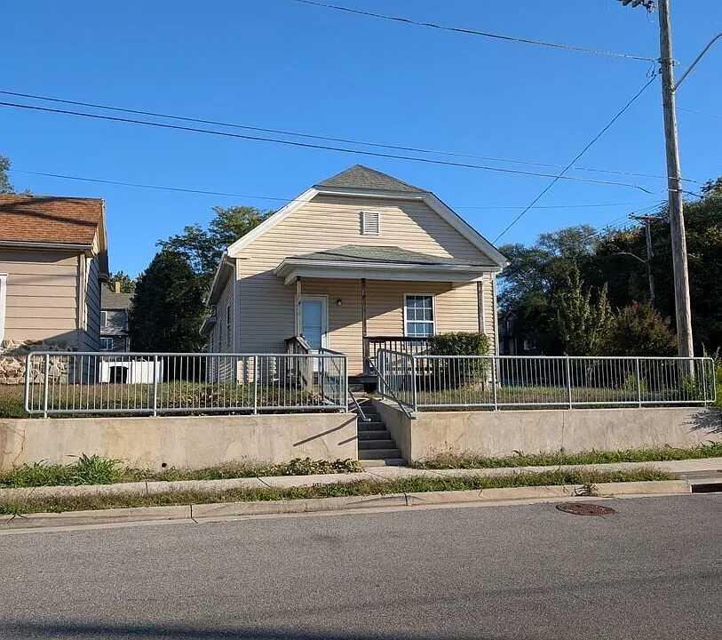 1001 NW Hanover Ave NW