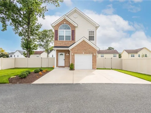 221 Seren Dr, Chesapeake, VA 23325
