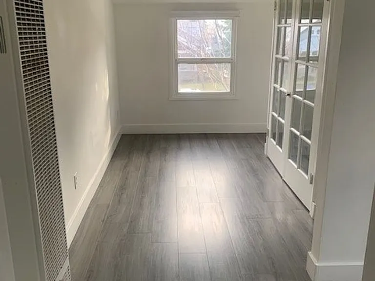344 NW Delaware Ave #3 — Photo 3