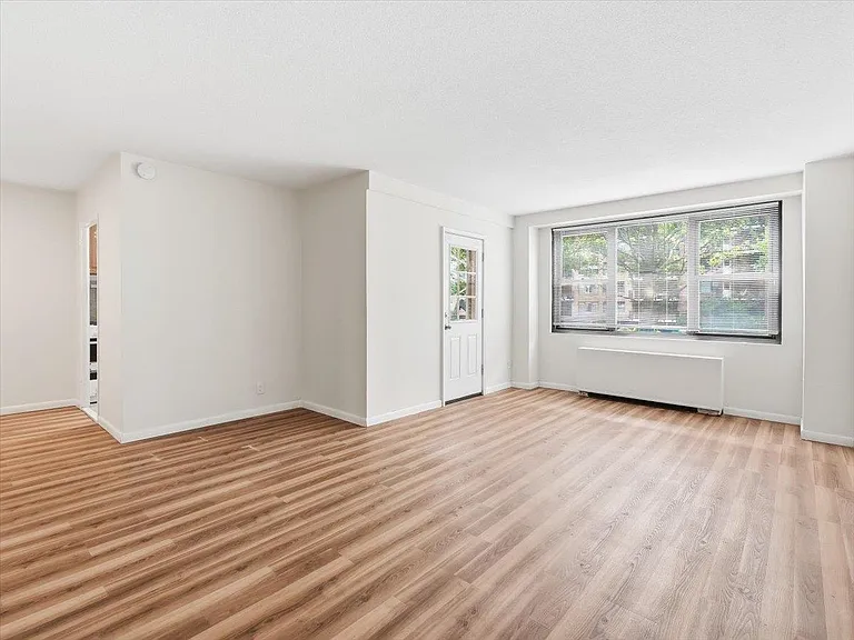 201 Saint Pauls Ave #2M — Photo 6