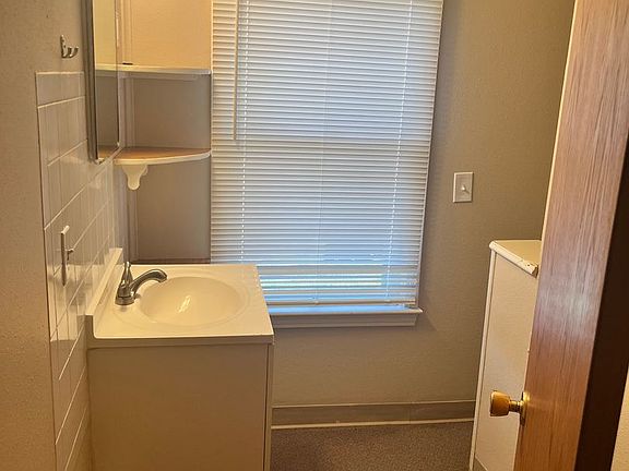 5th image of 1112 Sunnyside Ln #1112