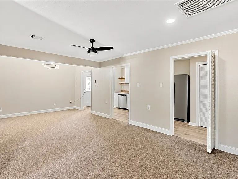 530 Oakdale Dr — Photo 9
