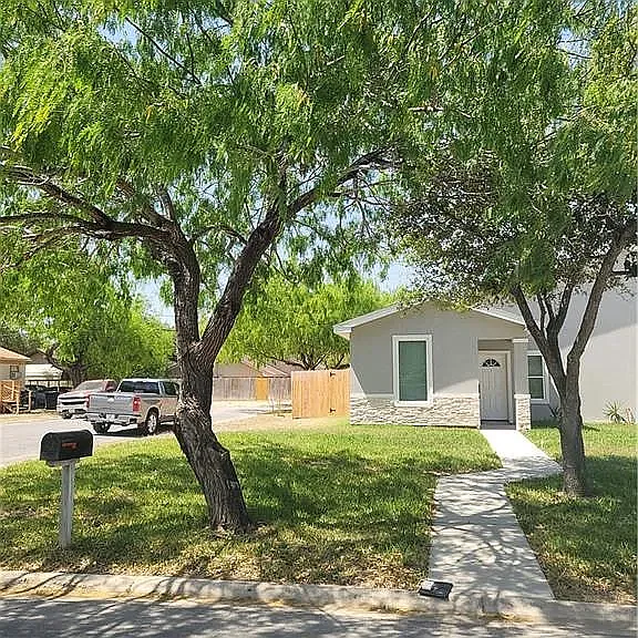 2 bed, 1131 sqft, $1,300 — Photo 2