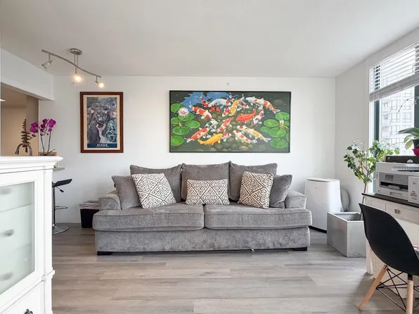 838 Agnes St #807, New Westminster, BC V3M 6R3