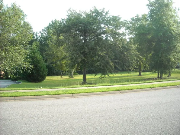 110 Adris Pl, Dothan, AL 36303