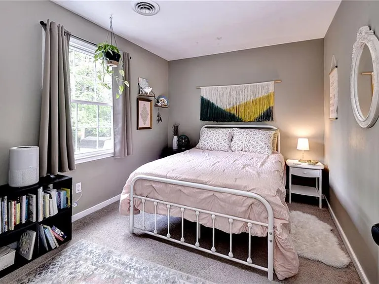 2525 Lauderdale Dr — Photo 10