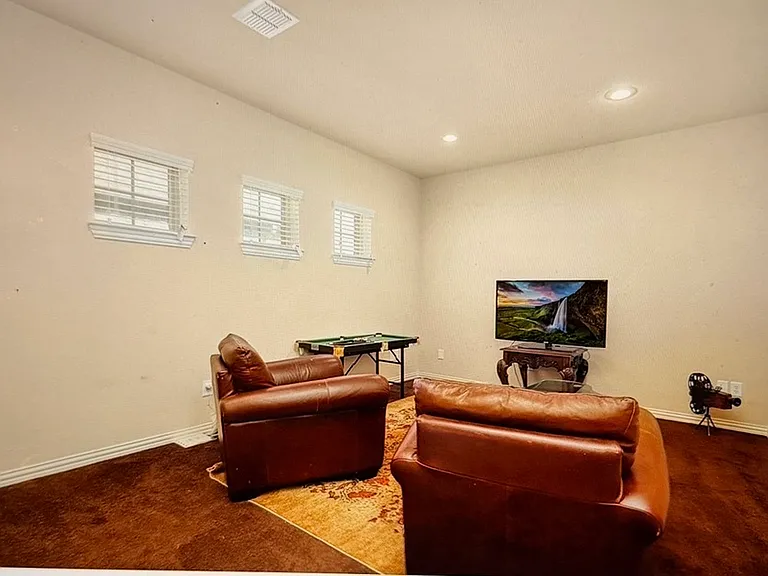3108 Hereford Dr — Photo 15
