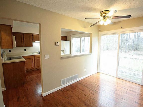 5th image of 4696 Point Pleasant Dr