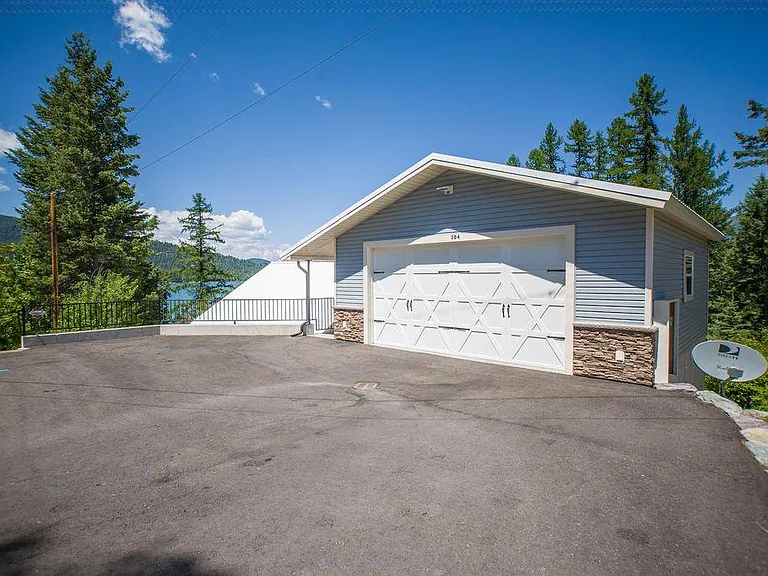304 Skyles Pl — Photo 12