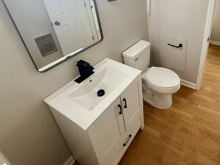 2346 Lake Ave — Photo 7