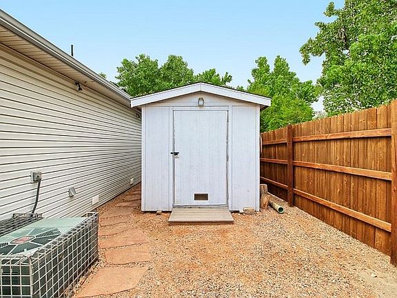 3rd image of 2895 W Hermosa Ct