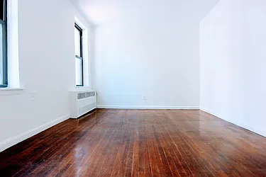 Rented by HOLTON REAL ESTATE INC.